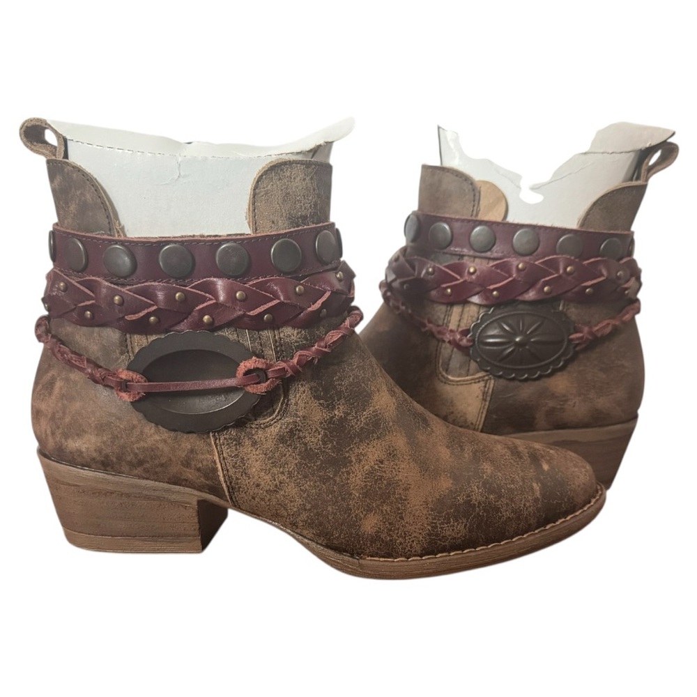 Circle G Brown BY CORRAL Leather Harness & Studs Round Toe Western Boots